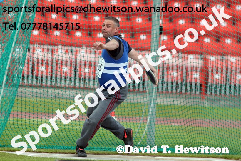 Senior mens discus, North Eastern Track and Field Champs, Gateshead Stadium. Photo: David T. Hewitson/Sports for All Pics